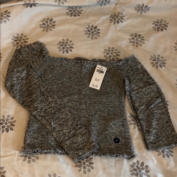 Hollister Smocked Off-The-Shoulder Crop Top - Picture 3 of 7